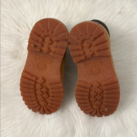 Timberland Classic Wheat Boots 10M - Picture 6 of 6